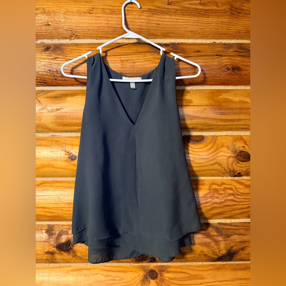 Banana Republic Women’s MP Sleeveless Tank Top Grey V-Neck